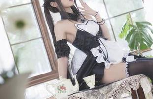 无圣光图集,阿包也是兔娘的小裙子与夜之钢琴曲之间,总是让人心中暗爽的冲动。