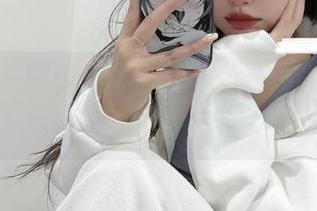 微密圈 - 陈佩奇的吊带白丝合集，直击你的审美疲劳