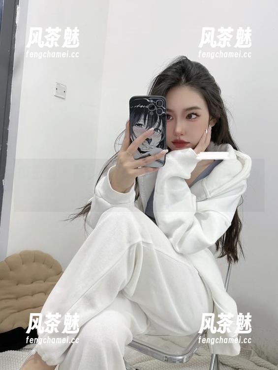 微密圈 - 陈佩奇的吊带白丝合集，直击你的审美疲劳