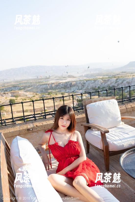 魅妍社-Olivia童安琪 魅妍社 - Olivia童安琪的美图更新,感受JK的时刻,有点想变身成她的旁观者!
