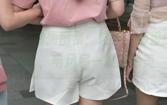 魔镜街拍 - 最新图集：咳咳，婷婷的肉丝圣诞，电风扇一般的绝美