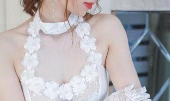套图出击！鹿野希的孔雀服定制，让人想多说几句，却不知该说啥